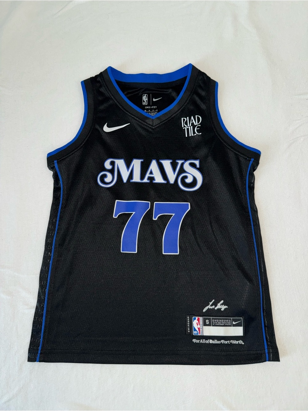 Nike Luka Dončić Dallas Mavericks 2023/24 City Edition Swingman Jersey